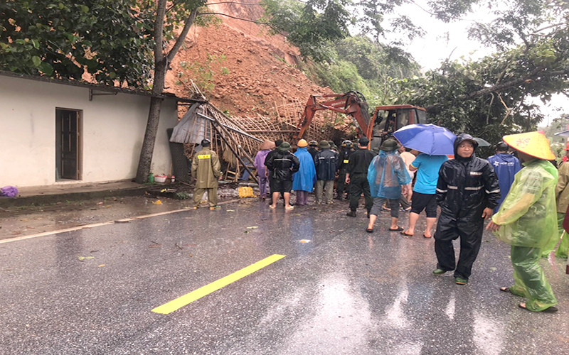 Hiện trường nơi xảy ra vụ sạt lở đất khiến một người tử vong tại thôn Tháng Mười, xã Yên Lâm, huyện Hàm Yên, tỉnh Tuyên Quang.