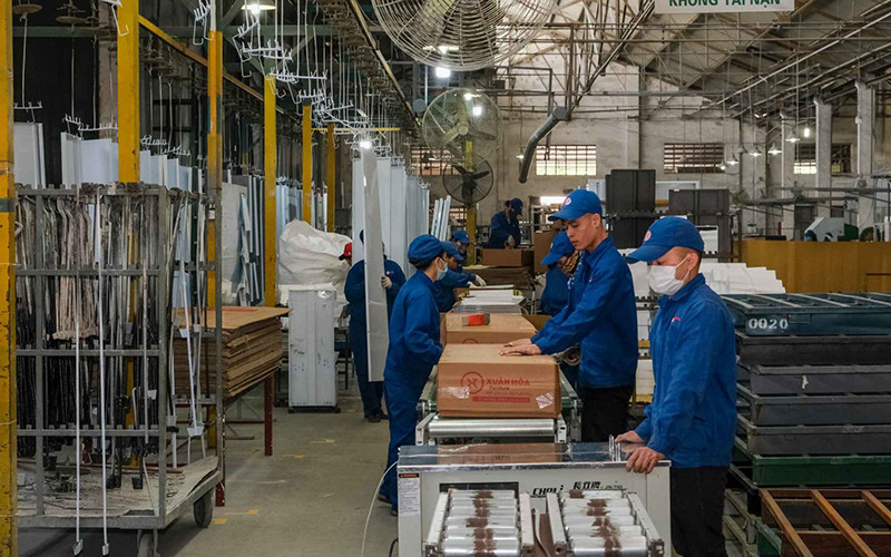 Doanh nghiệp sản xuất còn gặp nhiều khó khăn.