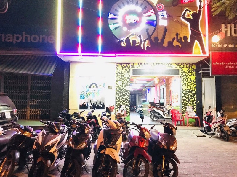 Quán karaoke số 152 Lê Văn Hiến.