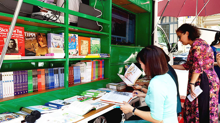 Số hóa thư viện nhằm phục vụ bạn đọc tốt nhất