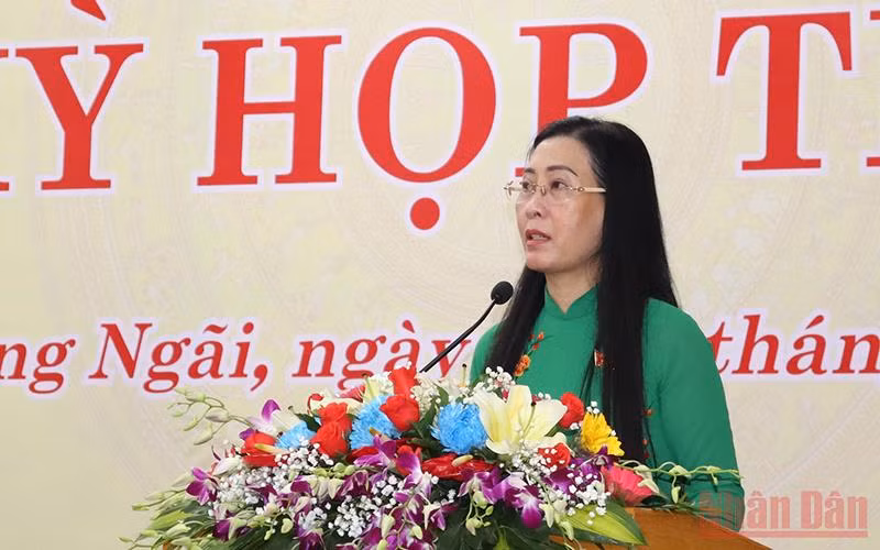 Đồng chí Bùi Thị Quỳnh Vân phát biểu khai mạc kỳ họp. 