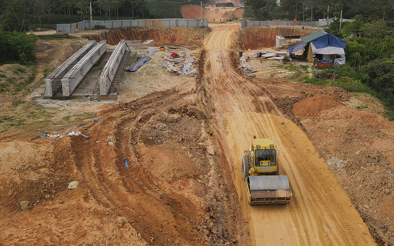 Một đoạn của tuyến đường cao tốc Tuyên Quang-Phú Thọ đang được Công ty TNHH Hiệp Phú thi công.