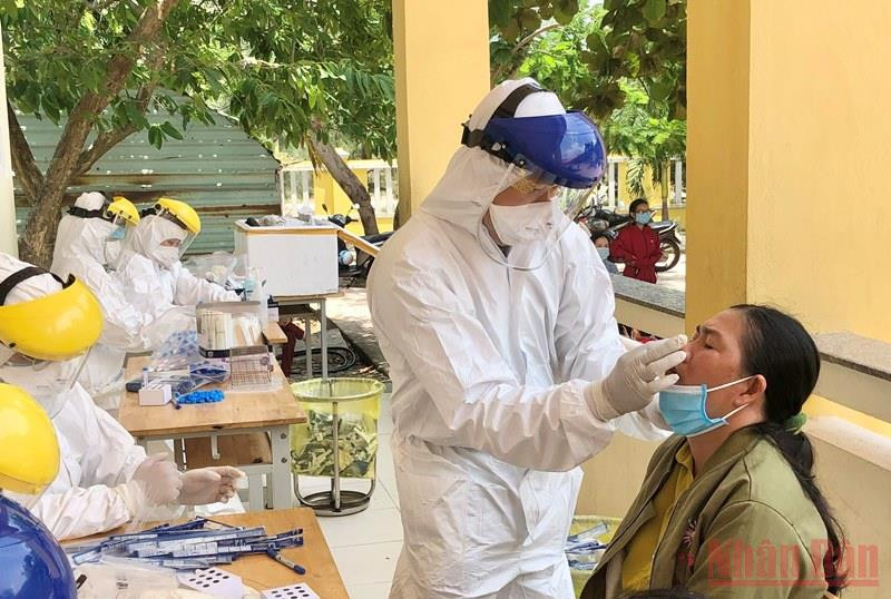 Việc thiếu hóa chất, sinh phẩm xét nghiệm gây nguy cơ bùng phát dịch rất cao tại Quảng Ngãi.