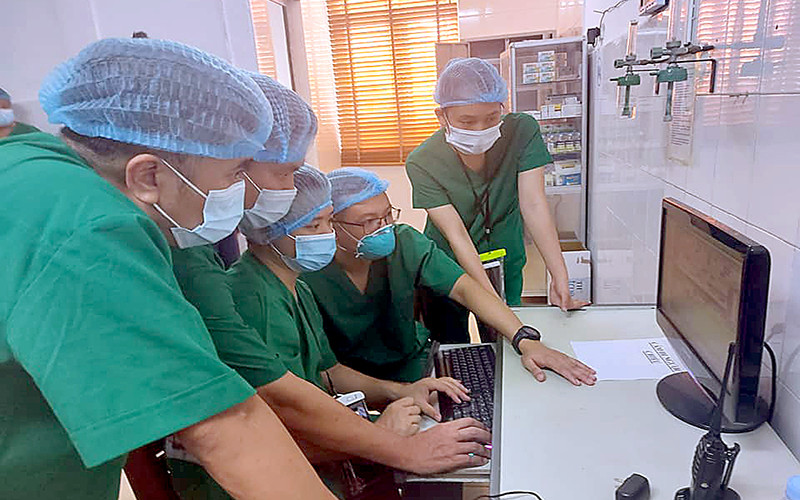 Theo dõi, điều trị bệnh nhân F0 từ xa.