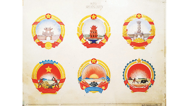 Một số phác thảo Quốc huy do cố họa sĩ Bùi Trang Chước sáng tác.