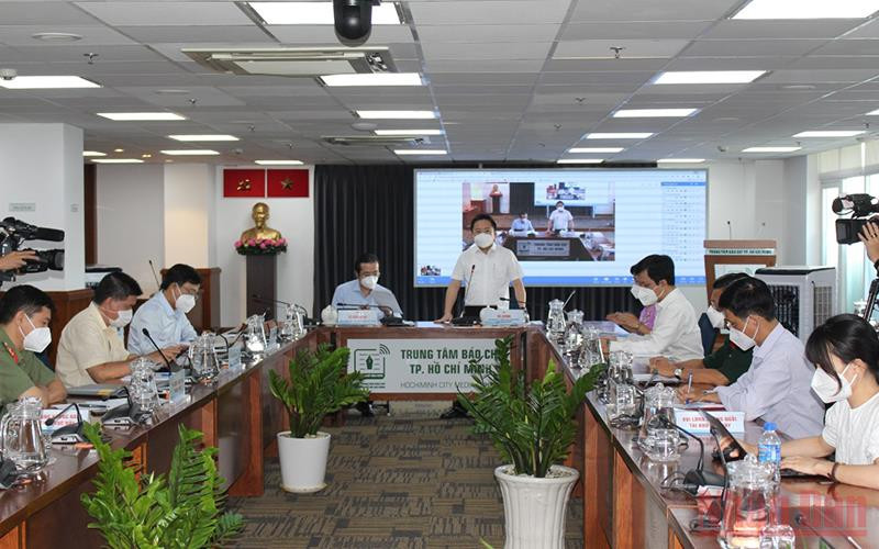 Toàn cảnh buổi họp báo.