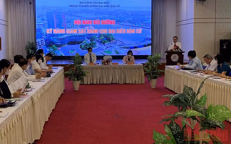 Phó Chủ tịch Thường trực Quốc hội Trần Thanh Mẫn phát biểu tại hội nghị.