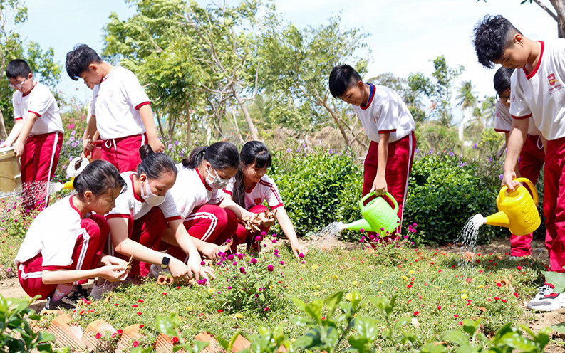 Hoạt động ngoại khóa cung cấp cho học sinh, sinh viên nhiều kỹ năng sống hữu ích. Ảnh: iSer Ninh Thuận 