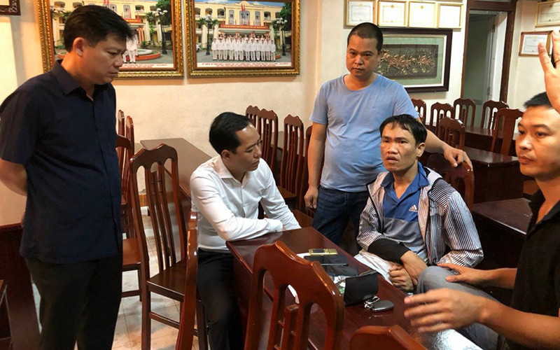 Lực lượng điều tra Công an tỉnh Thái Bình đang thẩm vấn đối tượng trong đường dây ma túy vừa bị bóc gỡ.