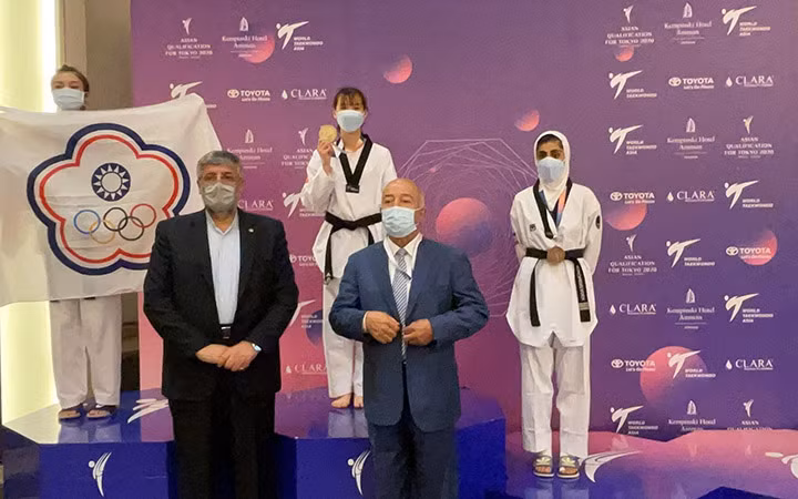 Kim Tuyền nhận đồng HCV taekwondo (Ảnh: Đội tuyển Việt Nam cung cấp).