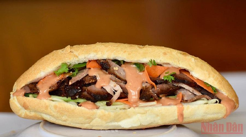 Bánh mì, món ăn phổ biến tại Việt Nam. (Ảnh: DUY LINH)