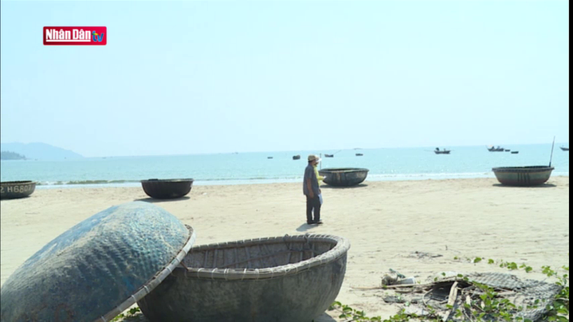 Độc đáo nghề đan thuyền thúng ở miền Trung