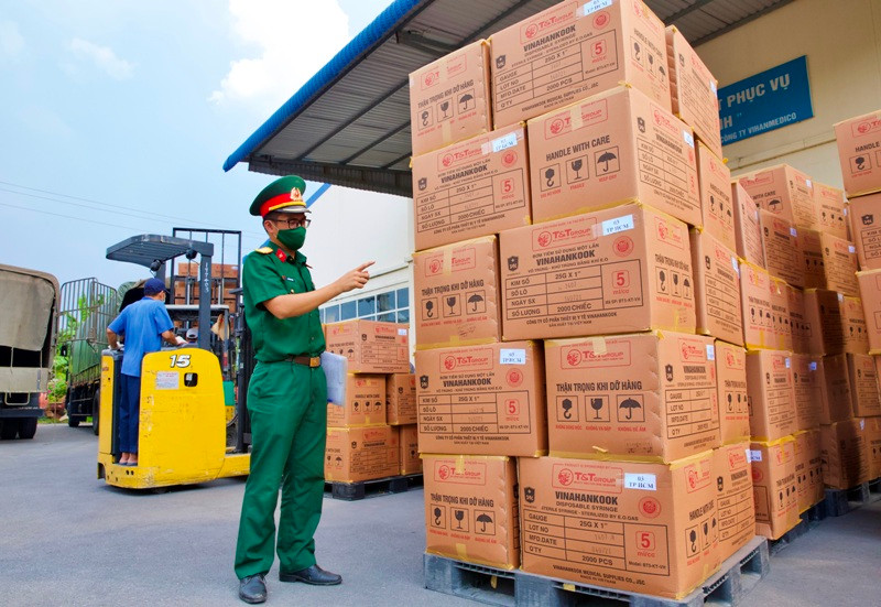 Trong 2 ngày 31/8 và 1/9, Tập đoàn T&T Group đã bàn giao cho Bộ Y tế 8,5 triệu bơm kim tiêm nhằm phục vụ cho chiến dịch tiêm chủng quốc gia phòng Covid-19.