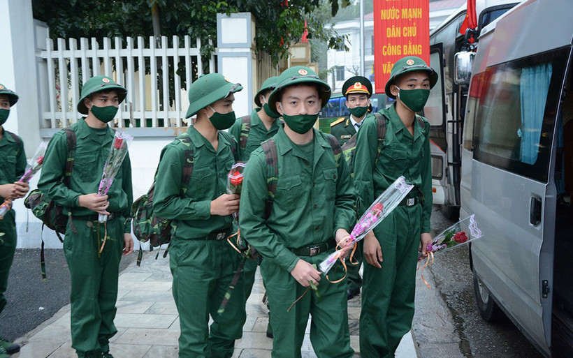 Thanh niên Yên Bái trong lễ giao quân năm 2021. Ảnh: Thanh Sơn.