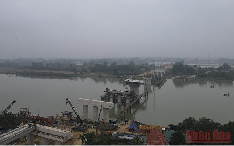 Thi công cao tốc bắc-nam.