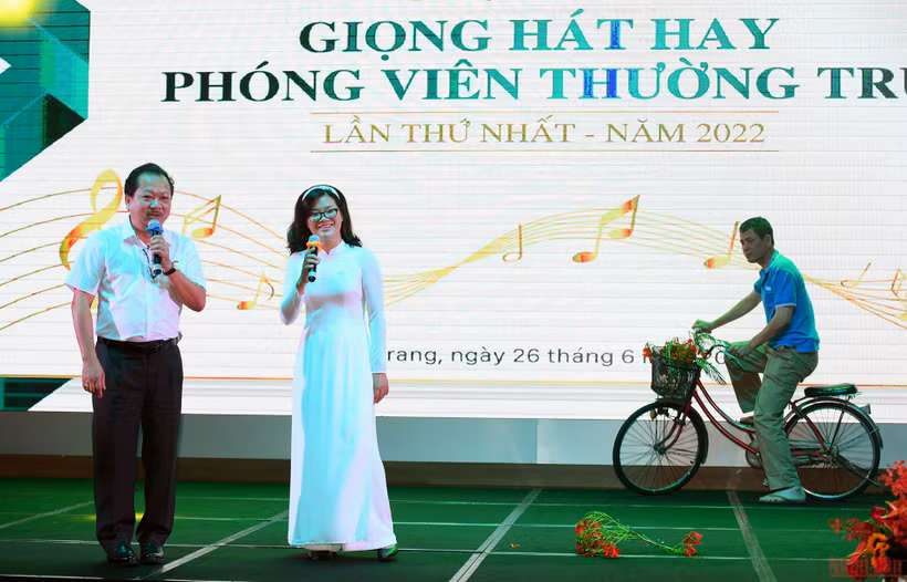 Cuộc thi Giọng hát hay phóng viên thường trú Báo Nhân Dân lần thứ nhất