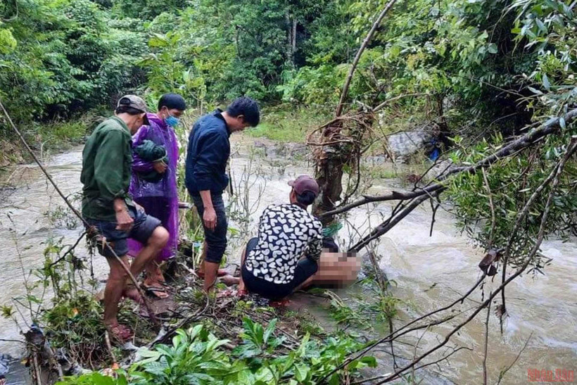 Hiện trường nơi tìm thấy thi thể nạn nhân.