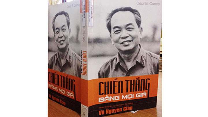 Bìa cuốn sách Chiến thắng bằng mọi giá của tác giả Cecil B.Currey. Ảnh tư liệu