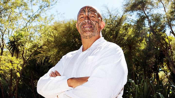 Hình xăm truyền thống trên gương mặt ông Te Kahautu Maxwell. Ảnh: GETTY IMAGES