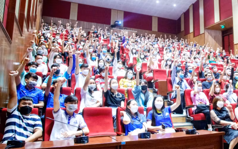 Các tình nguyện viên của Trường đại học Hạ Long sẵn sàng phục vụ SEA Games 31.