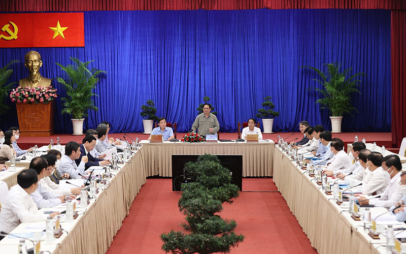 Thủ tướng Phạm Minh Chính chủ trì cuộc họp. (Ảnh: TTXVN)