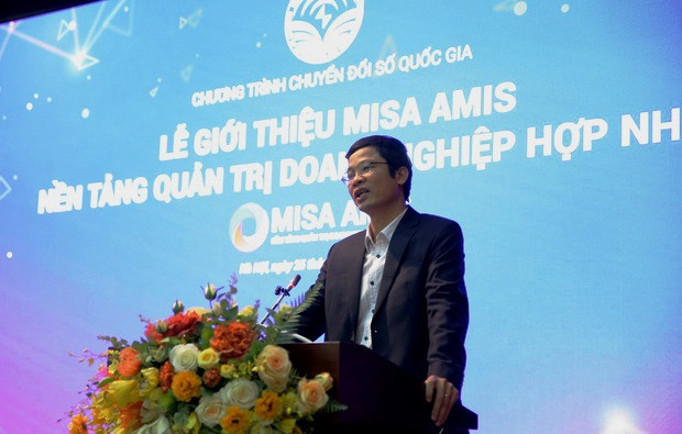 Ông Nguyễn Phú Tiến, Phó Cục trưởng Cục Tin học hóa, Bộ Thông tin và Truyền thông phát biểu tại lễ giới thiệu MISA AMIS.