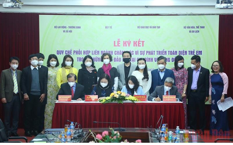 Lễ ký kết Quy chế phối hợp liên ngành thực hiện Đề án chăm sóc vì sự phát triển toàn diện của trẻ thơ những năm đầu đời tại gia đình và cộng đồng giai đoạn 2018-2025.