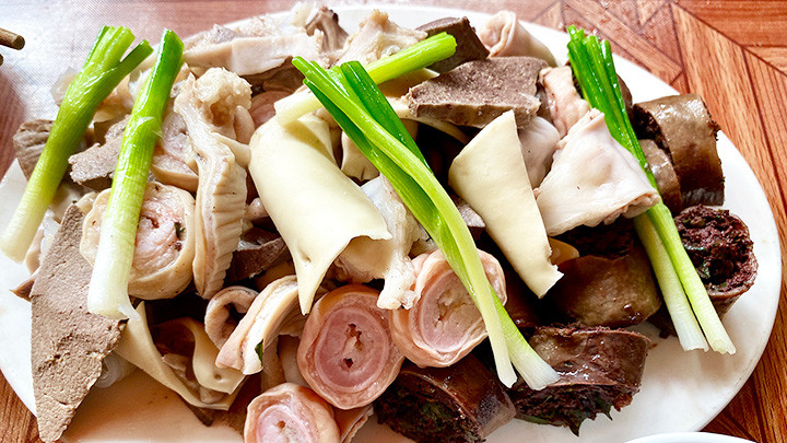 Nội tạng động vật là loại thực phẩm chứa nhiều cholesterol.