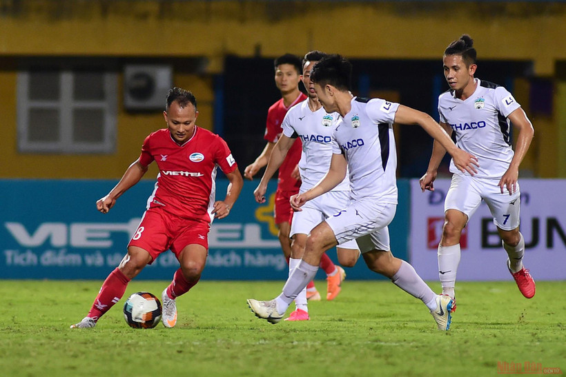 Viettel vươn lên dẫn đầu bảng xếp hạng tạm thời sau vòng 3. (Ảnh: TRẦN HẢI)