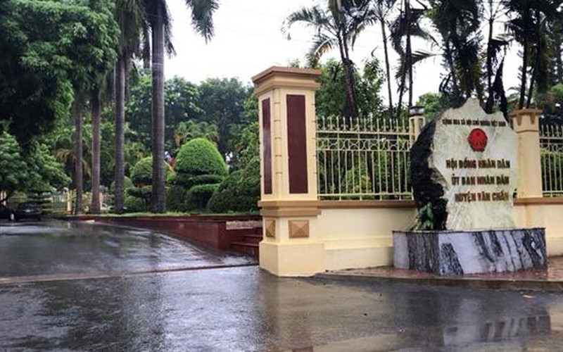 Trụ sở Ủy ban nhân dân huyện Văn Chấn, nơi ông Chấn công tác trước khi bị bắt giam. 