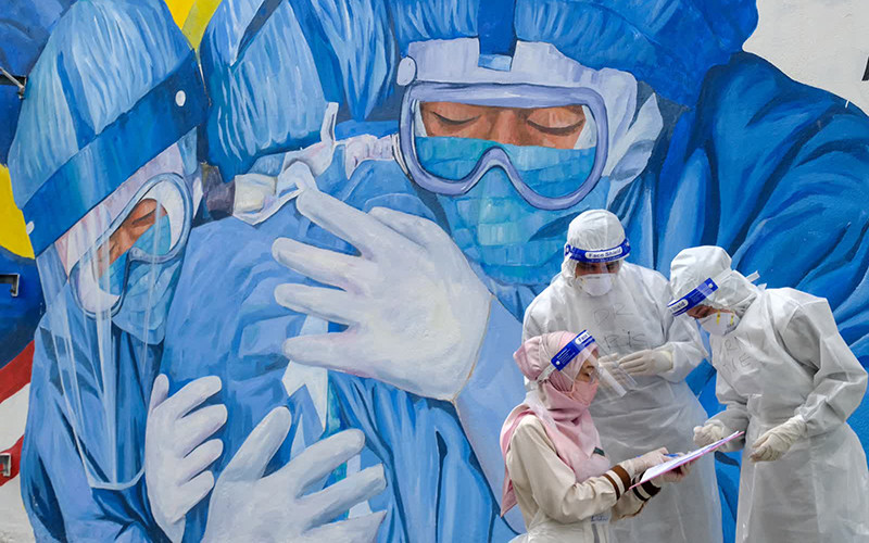 Nhìn lại 12 tháng đầy biến động qua hình ảnh