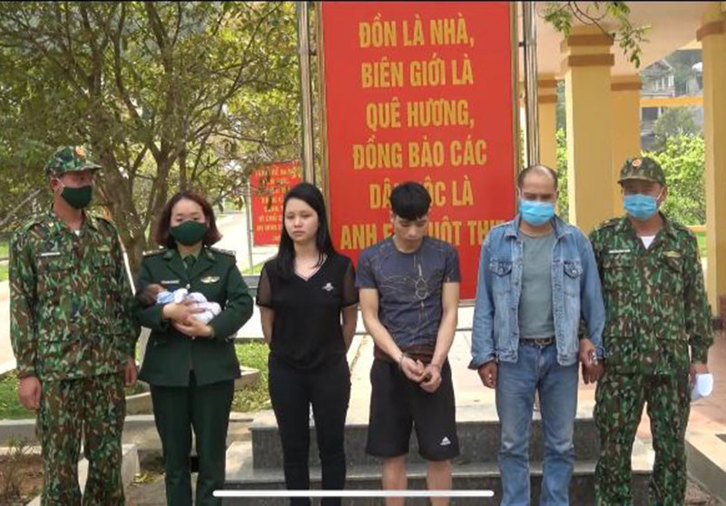 Các đối tượng buôn bán trẻ em qua biên giới bị lực lượng Biên phòng bắt giữ.