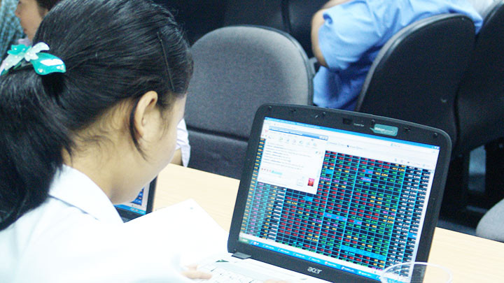 Chốt phiên cuối tuần, VN Index tăng 17,85 điểm, lên ngưỡng 1.377,77 điểm. Ảnh: NGUYỆT ANH