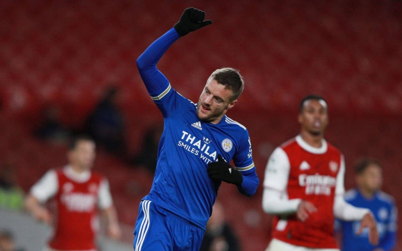 J. Vardy ghi bàn thắng duy nhất của trận đấu cho Leicester.