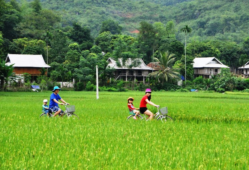 Khách du lịch trong và ngoài nước rất thích thú với mô hình tham quan, lưu trú tại Homestay Bản Lác, Mai Châu, Hòa Bình.