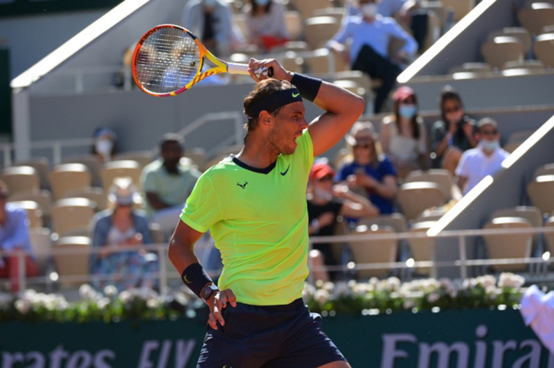 Nadal gặp chút khó khăn ở vòng mở màn khi phải cần tới loạt tie-break ở set cuối mới giành chiến thắng chung cuộc trước Popyrin. (Ảnh: Roland Garros)