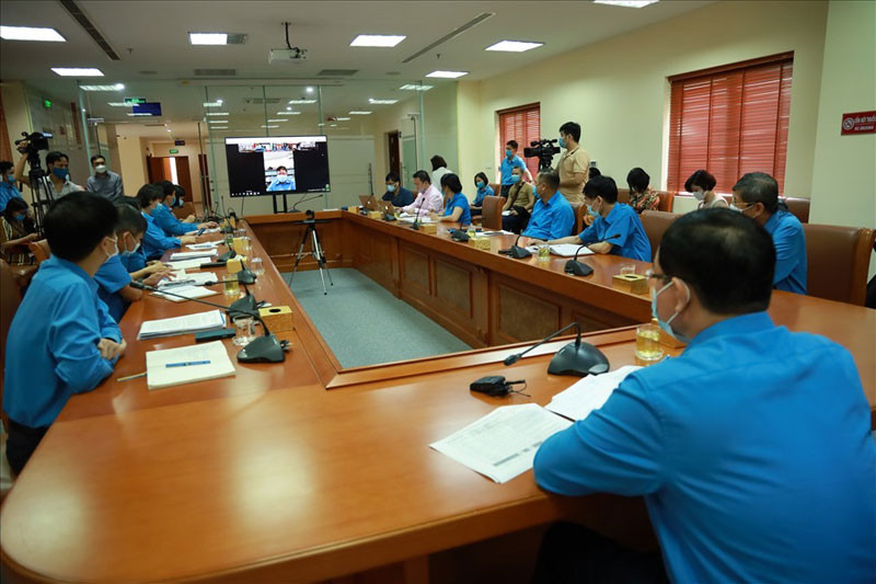 Công đoàn Việt Nam hỗ trợ người lao động