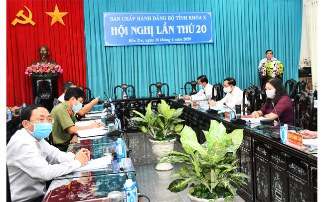 Việc đăng ký làm theo Bác được bàn bạc và thống nhất trong các cuộc hội nghị Tỉnh ủy Bến Tre.