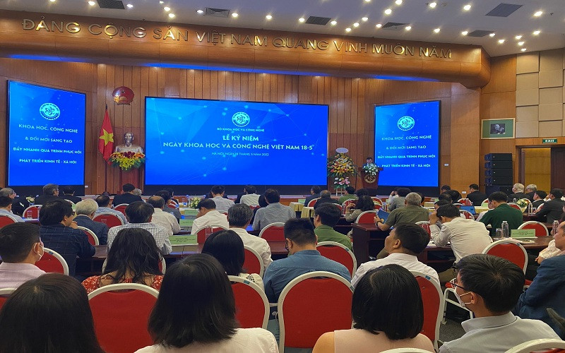 Các đại biểu dự lễ kỷ niệm.