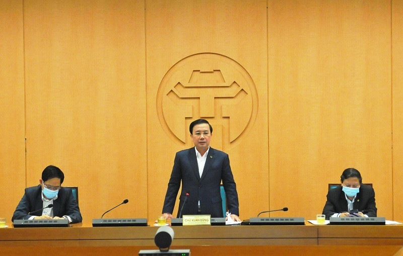 Phó Chủ tịch UBND TP Hà Nội Chử Xuân Dũng phát biểu chỉ đạo tại phiên họp.
