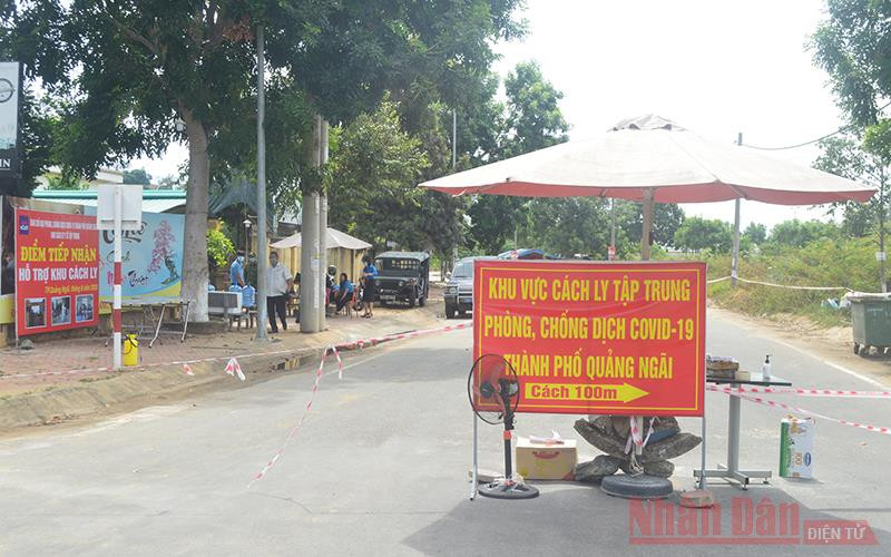 Khu cách ly tập trung tại ký túc xá Đại học Phạm Văn Đồng (Quảng Ngãi).