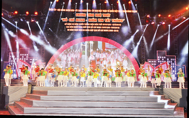 Quận Bình Thạnh tổ chức Chương trình nghệ thuật “Hồ Chí Minh-Niềm tin tất thắng”. Ảnh tư liệu quận Bình Thạnh