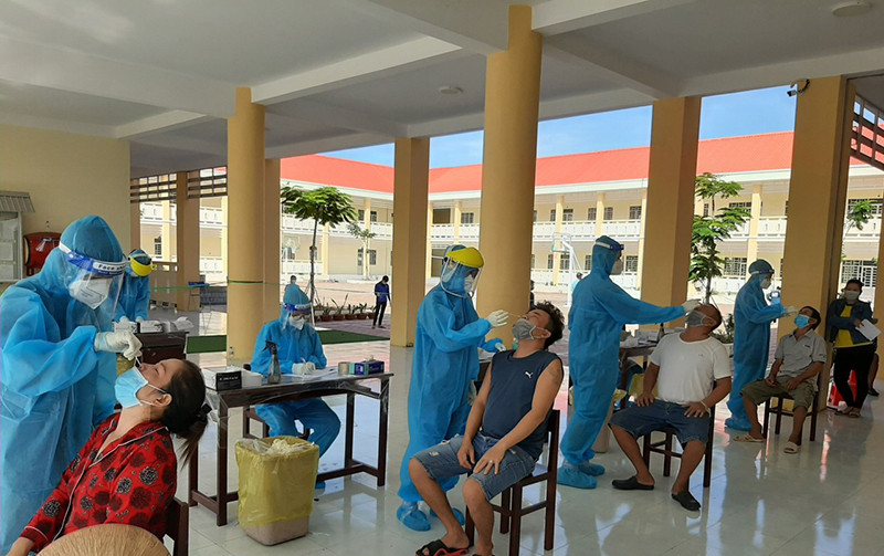 Hơn 60 ngày giãn cách, TP Cần Thơ vẫn chưa đạt mục tiêu kiểm soát dịch Covid-19, tiếp tục giãn cách trên quy mô 5 quận.