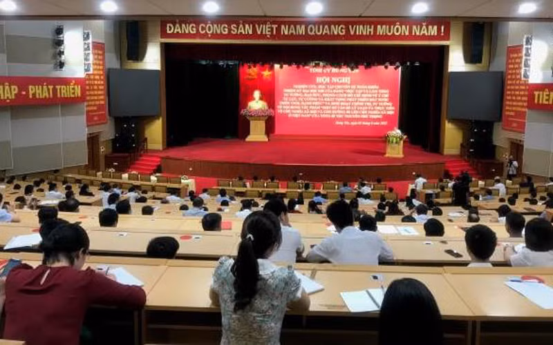 Tỉnh ủy Hưng Yên tổ chức Hội nghị nghiên cứu học tập chuyên đề toàn khóa và sinh hoạt chính trị, tư tưởng