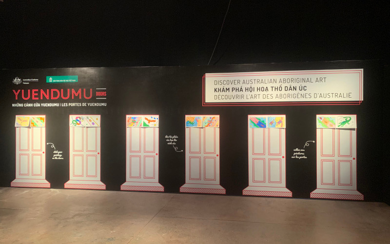 Lần đầu tiên "Những cánh cửa Yuendumu" được giới thiệu