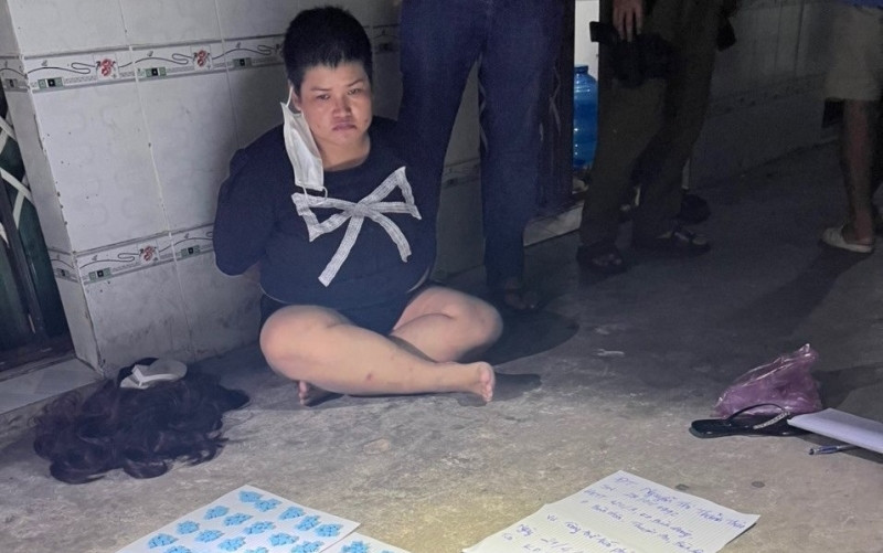 Đối tượng Nguyễn Thị Thanh Thảo bị bắt quả tang cùng tang vật ma túy.