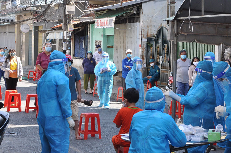 TP Mỹ Tho (Tiền Giang) tiếp tục lấy mẫu xét nghiệm để bóc tách F0 ra khỏi cộng đồng.