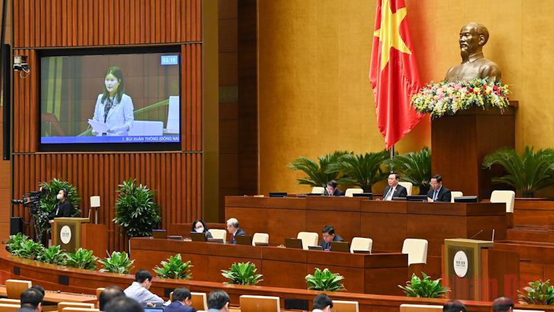 Quang cảnh phiên thảo luận trực tuyến ngày 27/10 của Quốc hội. Ảnh: LINH NGUYÊN