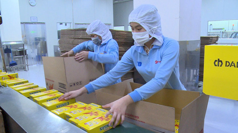 Sản xuất bánh, kẹo tại Công ty TNHH Thực phẩm Orion Vina, Khu công nghiệp Mỹ Phước II, thị xã Bến Cát, Bình Dương.