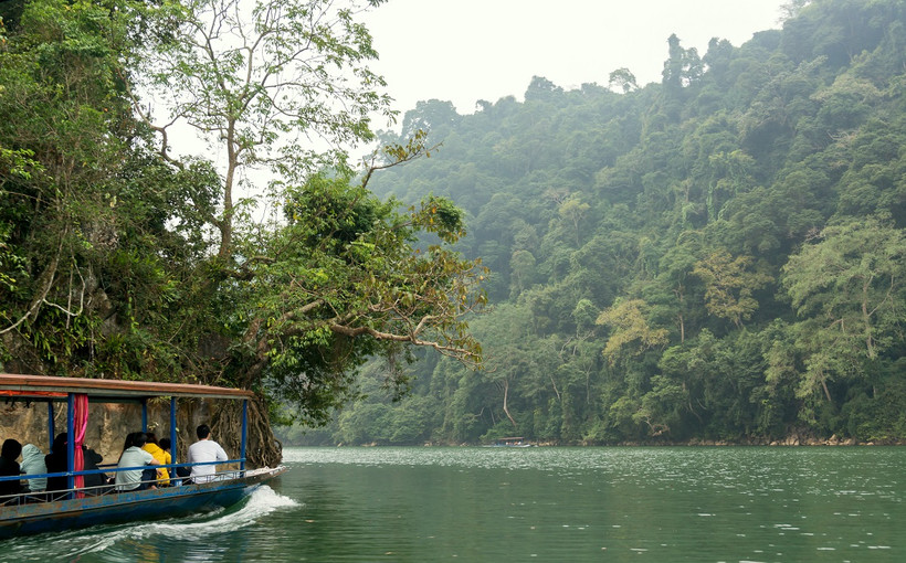 Hồ Ba Bể - viên ngọc bích miền thượng du
